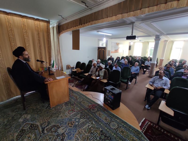 هیئتهای مذهبی و مادحان وارثان عَلَم مکتب حسینی هستند