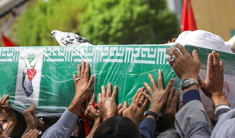 شهید دارایی از طلبگی تا شهادت / دعا کنید من هم روسفید بشوم شهید دارایی از طلبگی تا شهادت / دعا کنید من هم روسفید بشوم