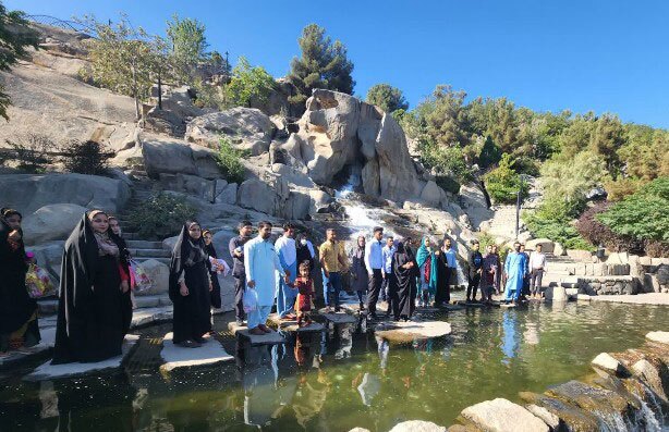 تلاش امام محله دهه هفتادی برای راهی کردن زوجهای جوان به خانهبخت تلاش امام محله دهه هفتادی برای راهی کردن زوجهای جوان به خانهبخت