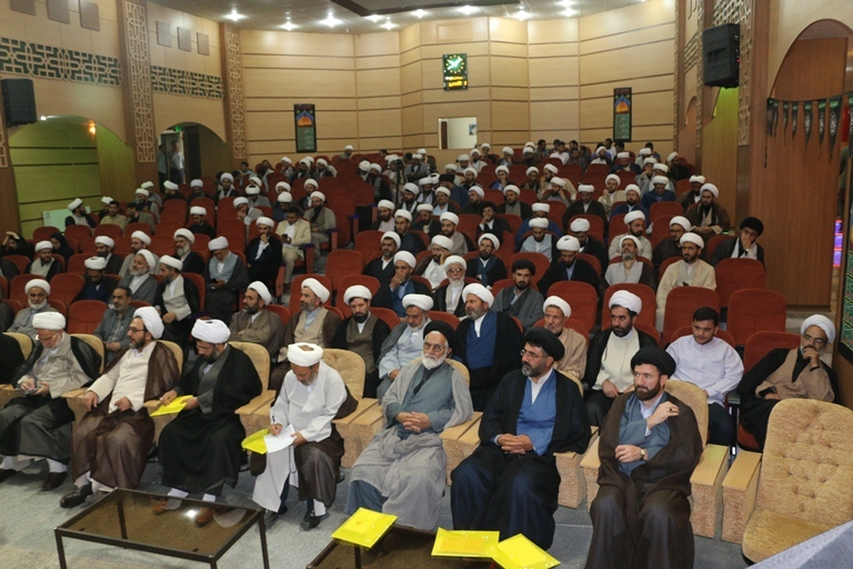 همایش طلایهداران تبلیغ در سنندج برگزار شد همایش طلایهداران تبلیغ در سنندج برگزار شد