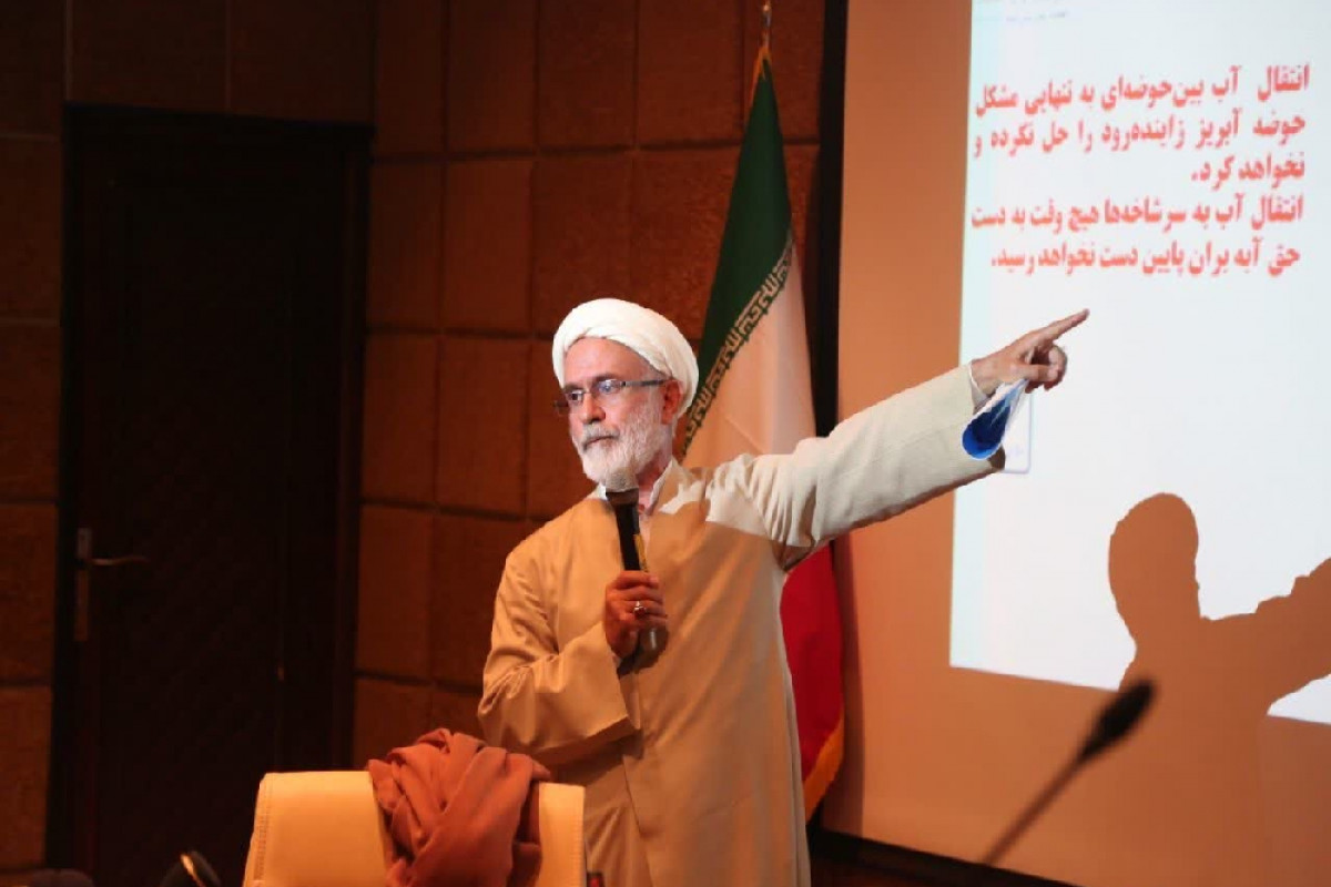 نشست بررسی چالش‌های پیش روی آب استان