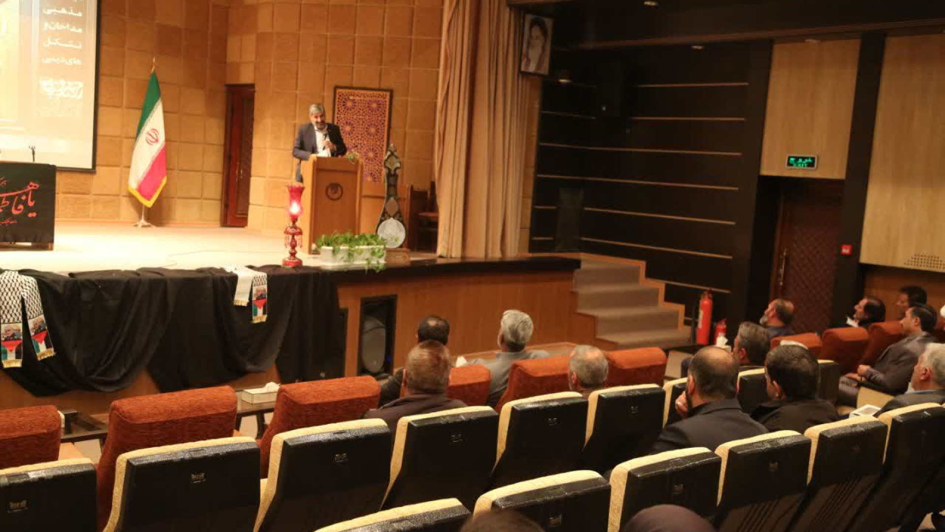 اجتماع هیئات مذهبی و مداحان استان