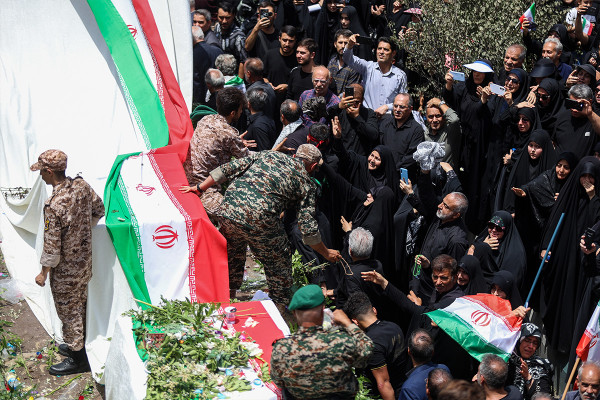 تشییع پیکر ۶۰ شهید اقتدار در تهران