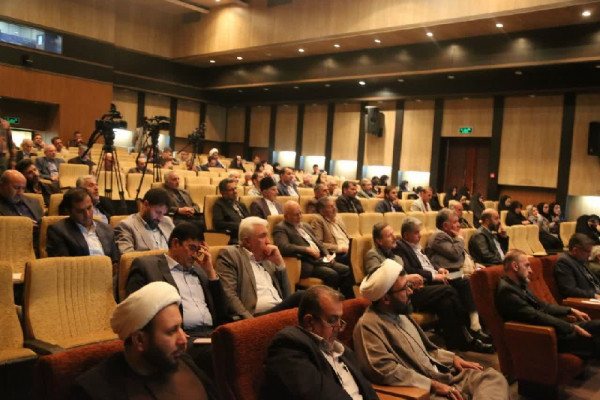 نشست بررسی چالش‌های پیش روی آب استان
