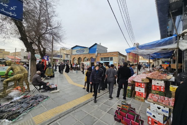 نمایشگاه خیابانی «زندگی با آیه ها» در شهرکرد