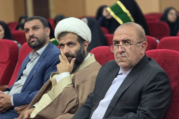 شب شعر بغض خون در یاسوج برگزار شد