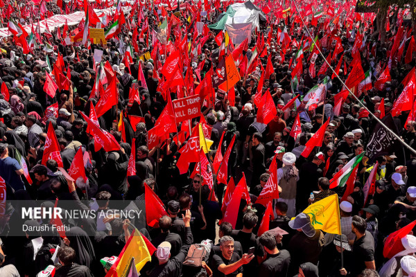 مشهد، زیر پرچم خون‌خواهی رهبر شهید انقلاب