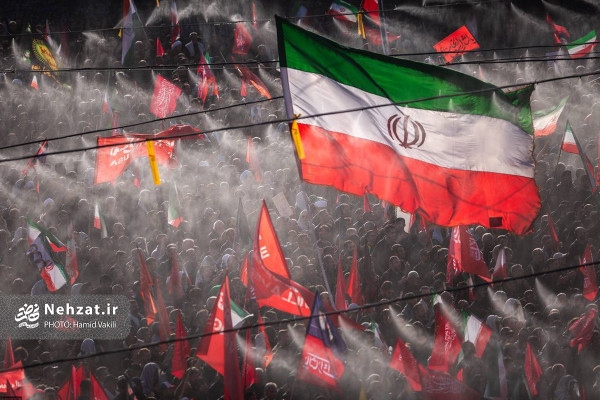 اقامه نماز بر پیکر رهبر شهید ایران