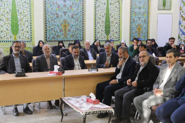 محفل قرآنی جمعی از قرآنیان در شهرکرد
